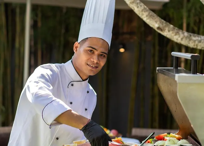New! 8 Bedr, 10 Bathr On Location Villa