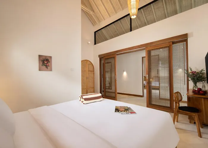 New! 8 Bedr, 10 Bathr On Location Seminyak (Bali)