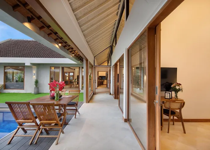 Villa New! 8 Bedr, 10 Bathr On Location