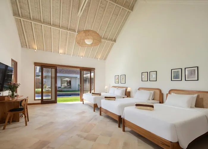 Villa New! 8 Bedr, 10 Bathr On Location *