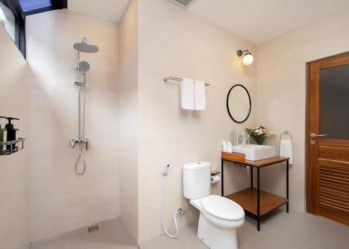New! 8 Bedr, 10 Bathr On Location Villa Seminyak (Bali)