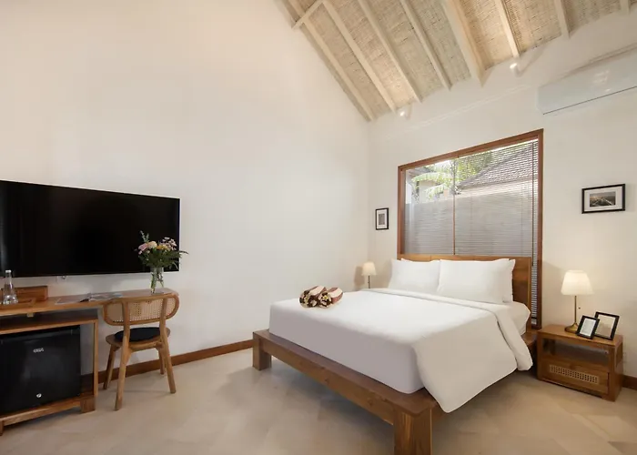 Villa New! 8 Bedr, 10 Bathr On Location Seminyak