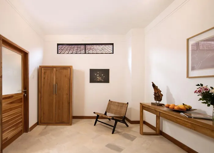 Villa New! 8 Bedr, 10 Bathr On Location *