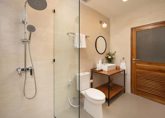 Villa New! 8 Bedr, 10 Bathr On Location *