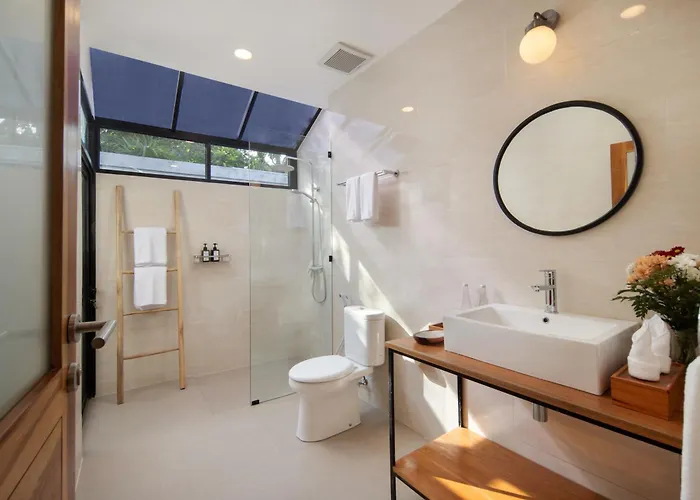 New! 8 Bedr, 10 Bathr On Location *