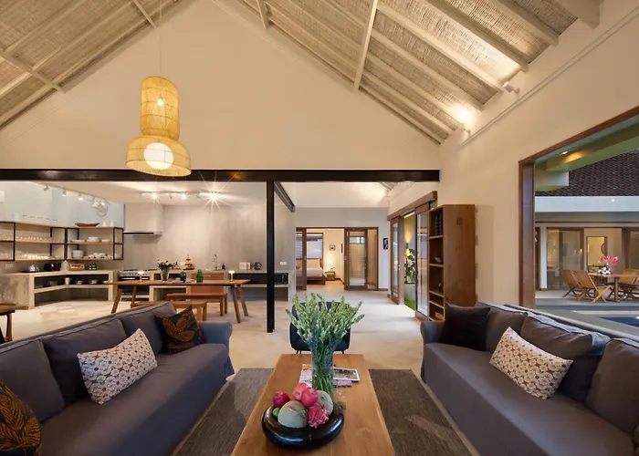 Villa New! 8 Bedr, 10 Bathr On Location *