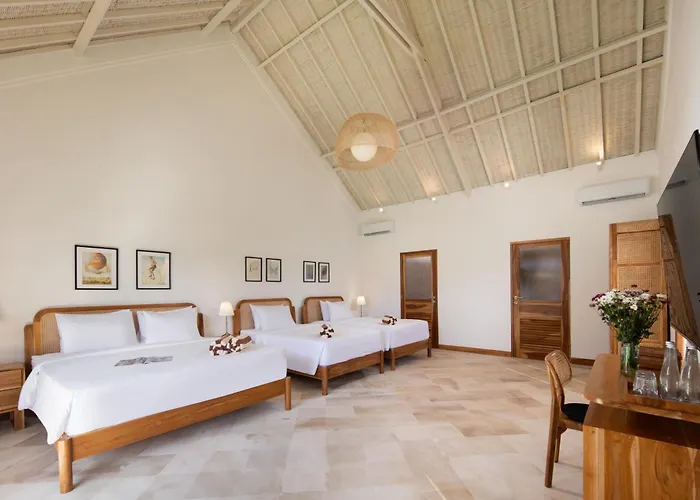 Villa New! 8 Bedr, 10 Bathr On Location
